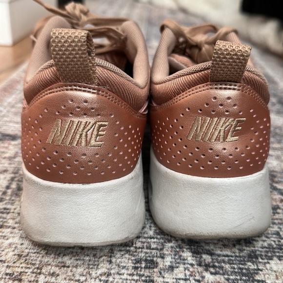 Nike Air max thea rose gold size 9.5 - Picture 4 of 7